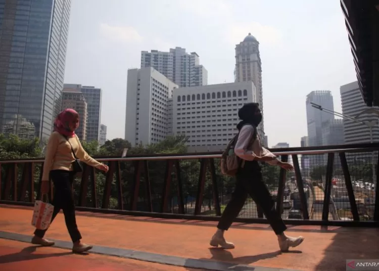 Masyarakat bisa pakai masker kain dengan filter PM 2.5 saat polusi