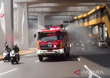 Guru Besar FKUI bicara hasil semprotkan air ke jalan demi cegah polusi