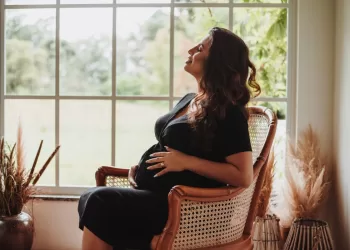 Kenali “postpartum depression” untuk pencegahan sejak dini