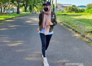 Berjalan kaki bisa jadi latihan fisik untuk ibu rumah tangga