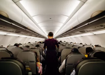 “Jet lag” tak ada obatnya, kurangi dengan konsumsi makanan ini
