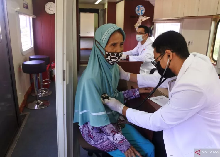 Dokter jelaskan kondisi kelenjar tiroid yang membutuhkan pembedahan
