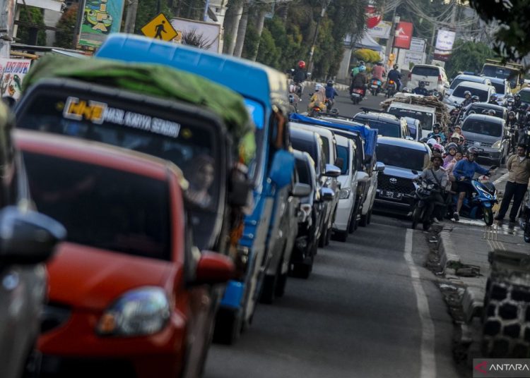 Stres saat macet bisa diatasi dengan tujuh hal