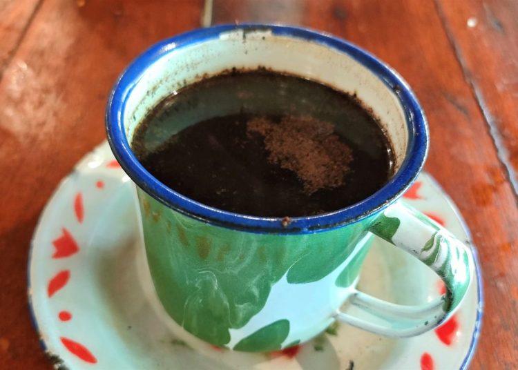 Konsumsi kopi berlebihan menyebabkan gangguan jantung