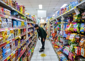 Perhatikan label makanan untuk mengetahui kandungan gulanya