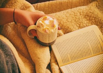 Minum cokelat panas atau teh hijau bantu tangkal efek negatif stres