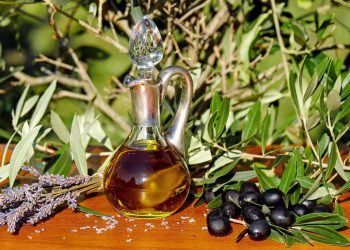 Minyak zaitun baik untuk kesehatan, tapi tidak perlu diminum langsung