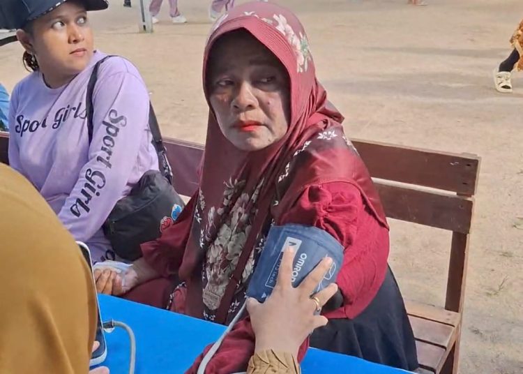 Serunya Cek Kesehatan Gratis di SDN 5 Damar