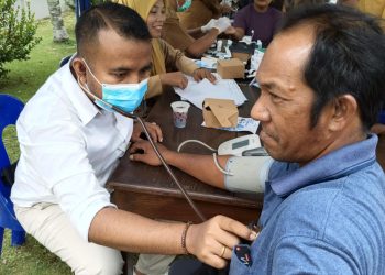 Puskesmas Mengkubang Melaksanakan Cek Kesehatan Gratis di Pantai Burong Mandi